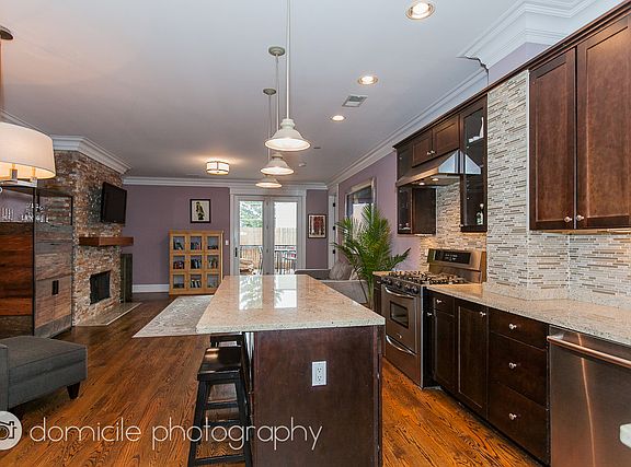 2nd image of 5647 N Clark St APT 203