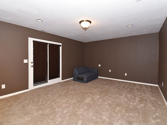 3rd image of 1282 W Athleen Dr