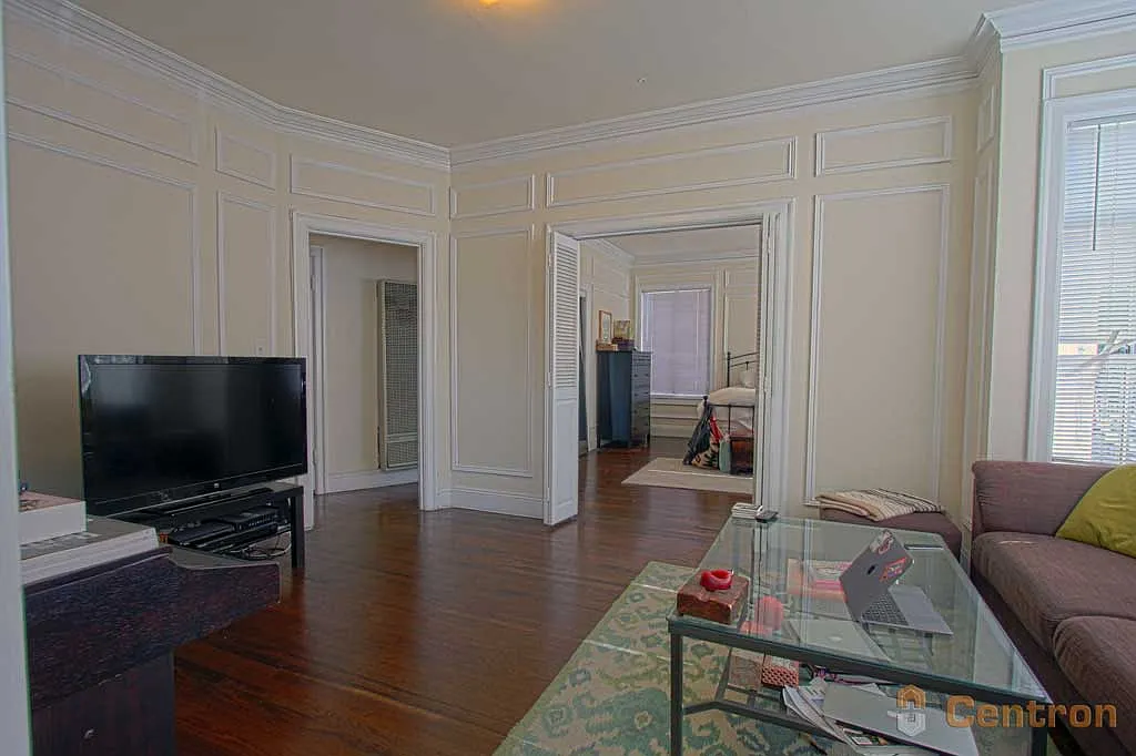Building Photo - 1390 Pine St #22