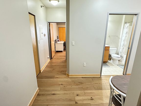 3rd image of 2600 University Ave SE APT 103