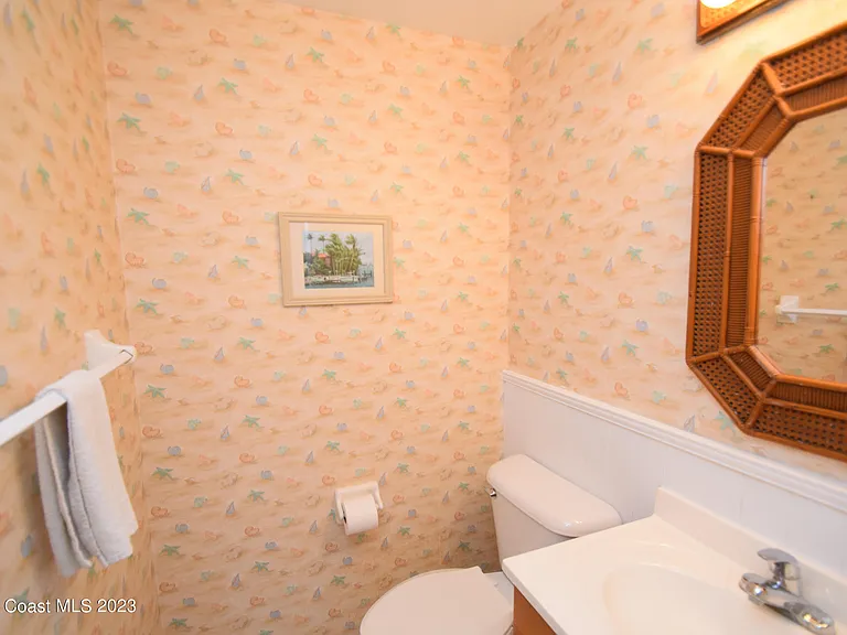658 Atlantic Dr — Photo 30