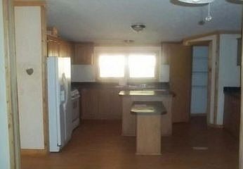 5th image of 216 White Oak Dr
