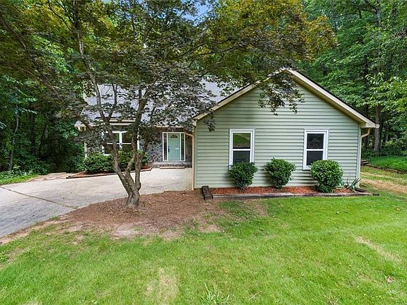 2nd image of 180 Waldrop Way