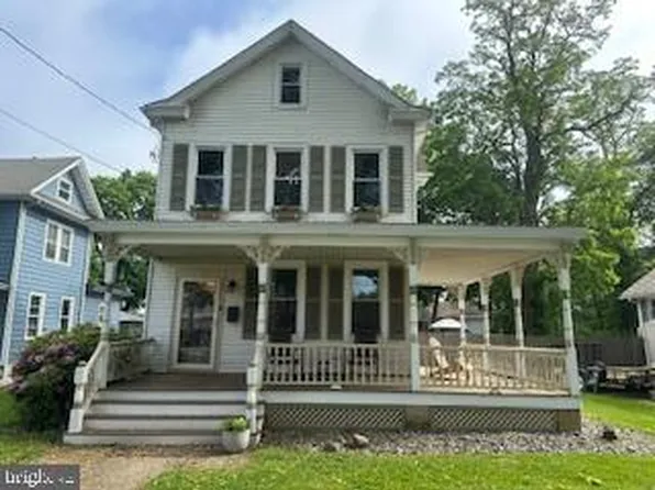 315 W Front St, Florence, NJ 08518