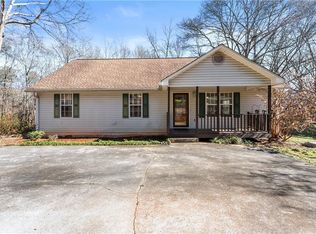 3026 Summerlake Dr, Gainesville, GA 30506