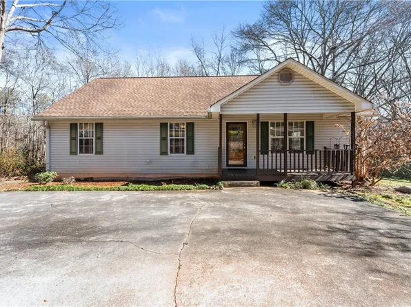 3026 Summerlake Dr, Gainesville, GA 30506