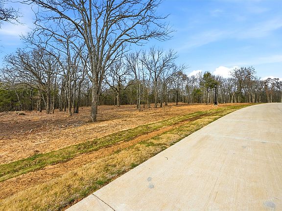 4th image of 27 White Tail Way