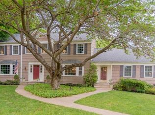 5 Muirfield Ln, Mendham, NJ 07945