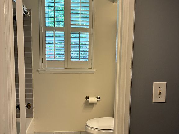 4th image of 3024 S Buchanan St APT B1