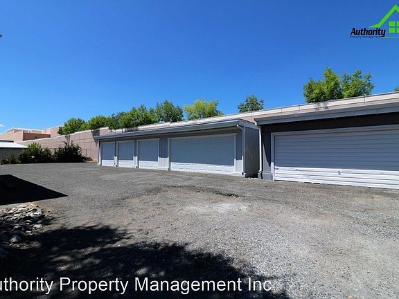 2nd image of 900 Jamieson Ct
