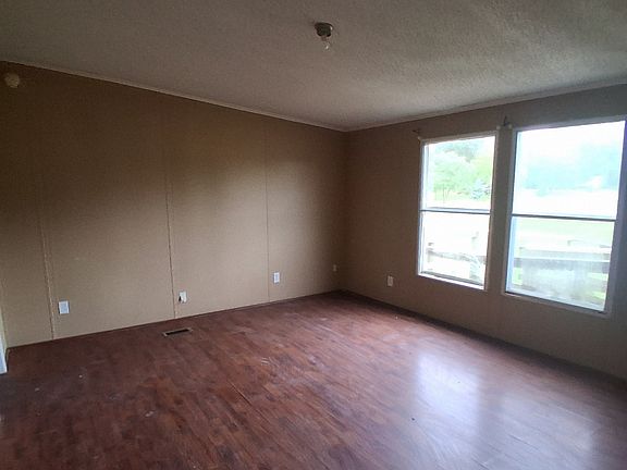 4th image of 105 Spring Creek Pl