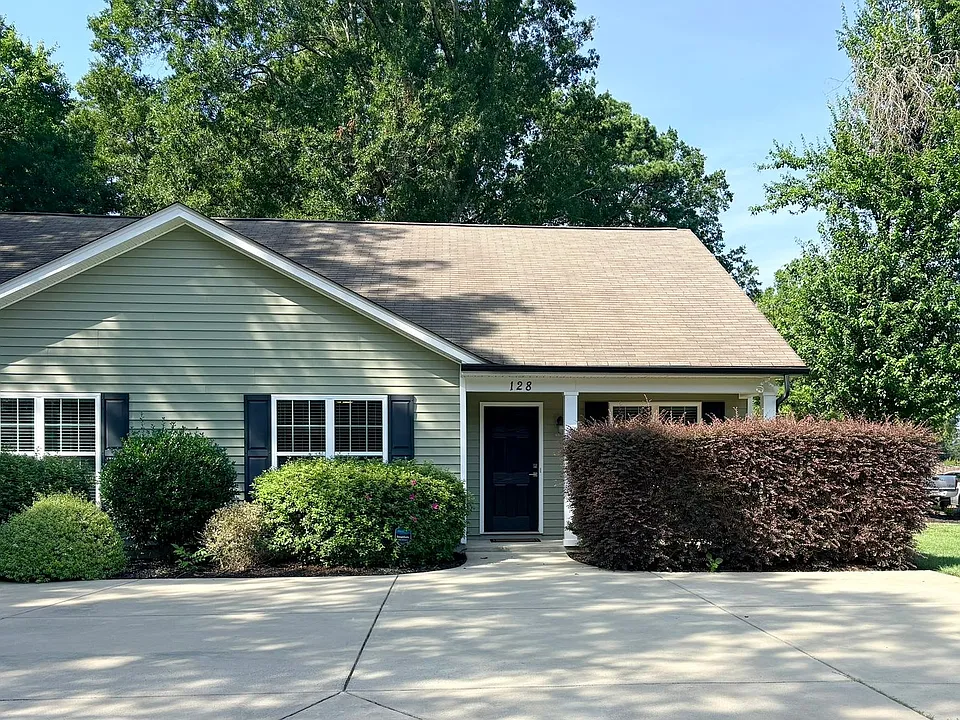 128 Mackwood Rd