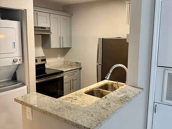 3rd image of 415 W 10th St #2B