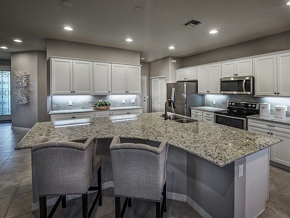 Kitchen with Large Island
