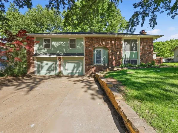 2409 SW 2nd Street Ter, Blue Springs, MO 64014
