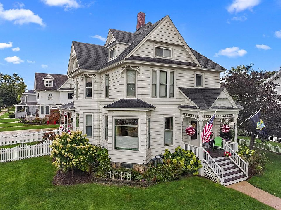 1st image of 102 E Court STREET