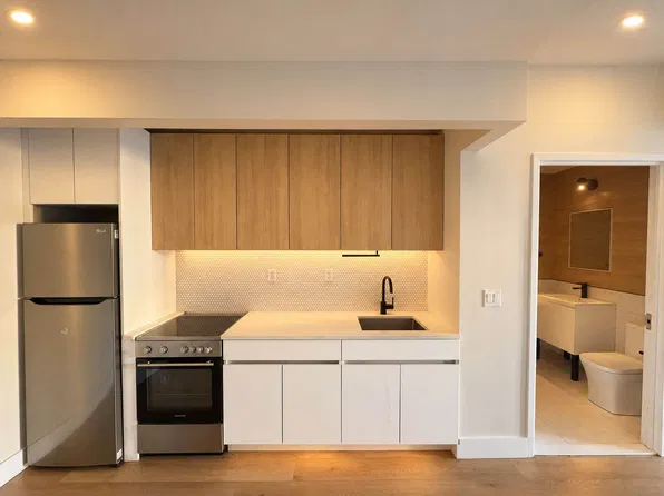 1711 Hancock Street image 1 of 5