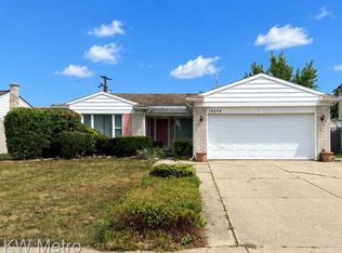 16094 Harden Cir, Southfield, MI 48075