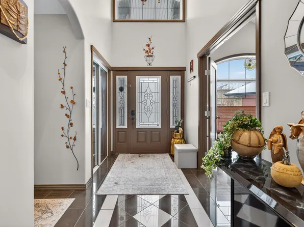 1213 Cunningham Dr SW, Edmonton, AB T6W 0R5