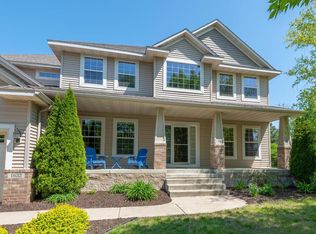 1632 Sparrow Rd, Waconia, MN 55387