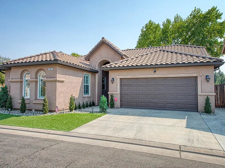 2883 Prato Ln — Photo 3