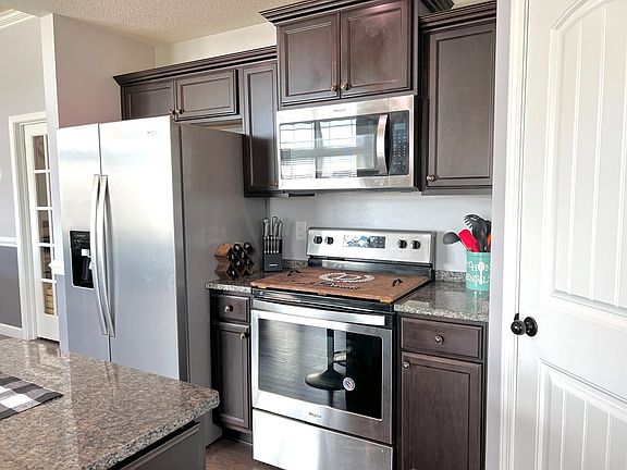 4th image of 205 Meadow Lake Dr