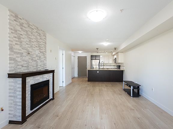 2nd image of 14960 102a Ave #202