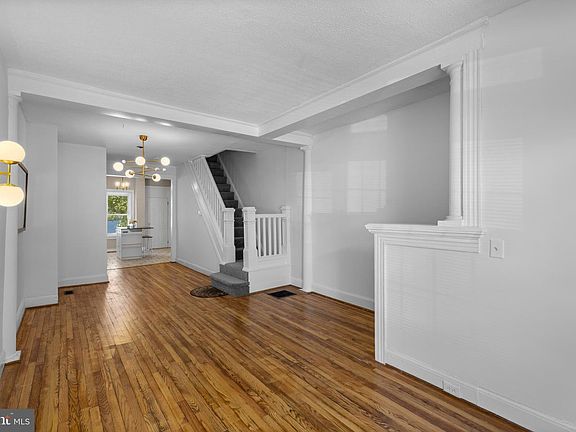 5th image of 2319 Jefferson St