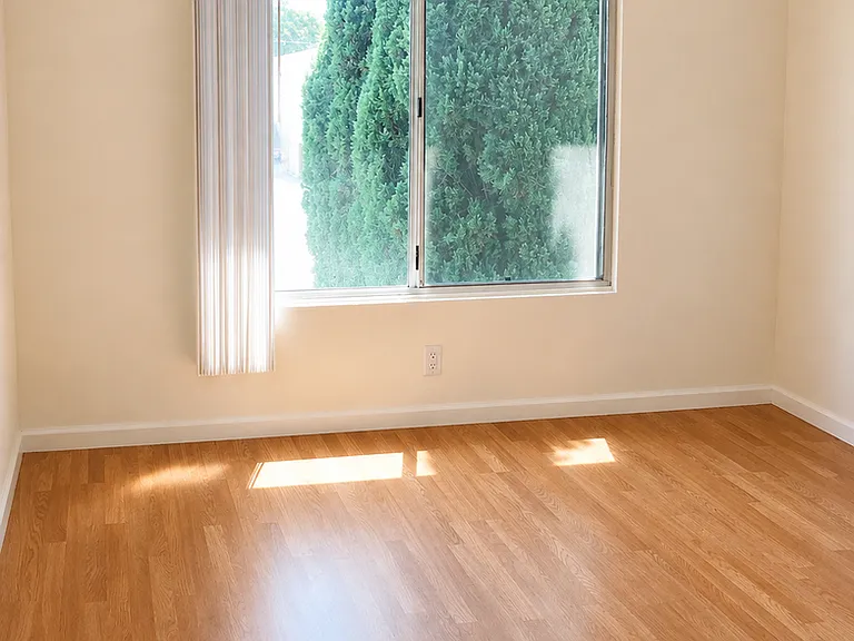 1001 N Curson Ave ( 7609 Romaine ) — Photo 6