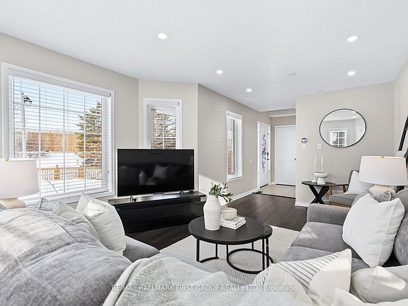 4th image of 52 Playfair Rd