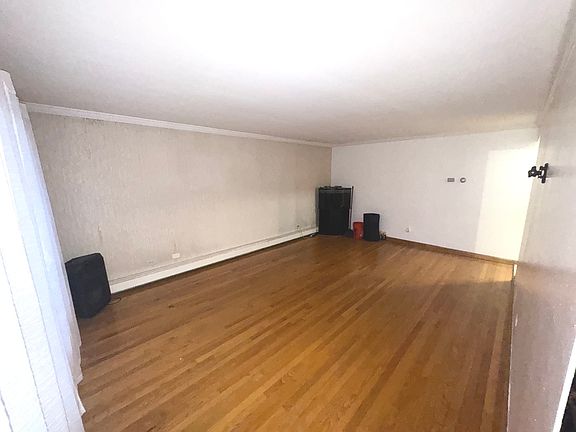 4th image of 8737 S Richmond Ave
