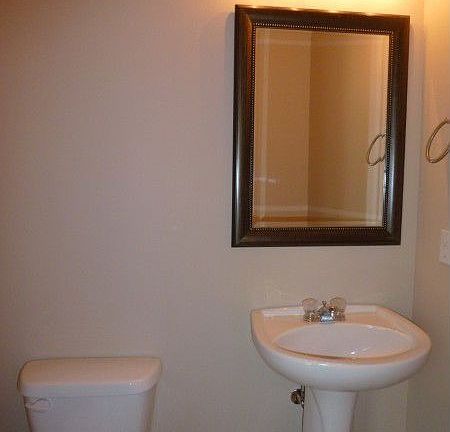 4th image of 2428 Chateau Dr