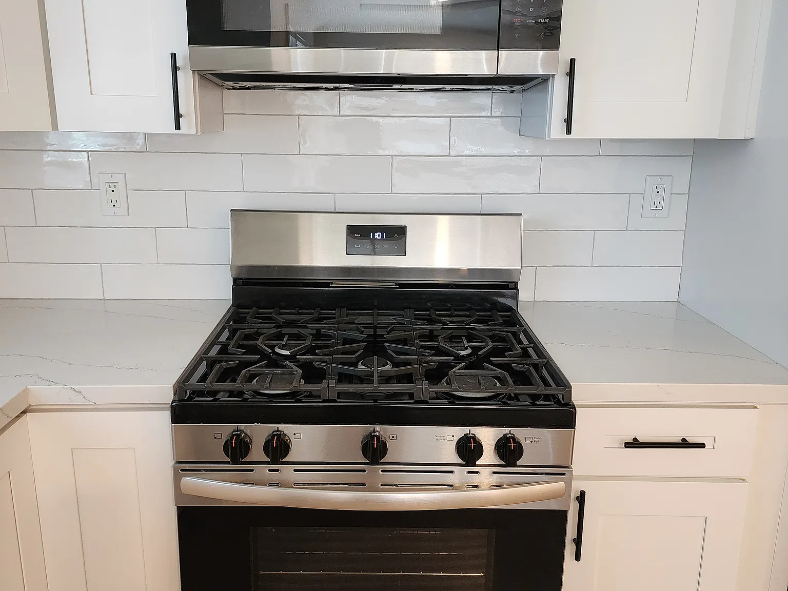 2 bed, 800 sqft, $2,195 — Photo 3