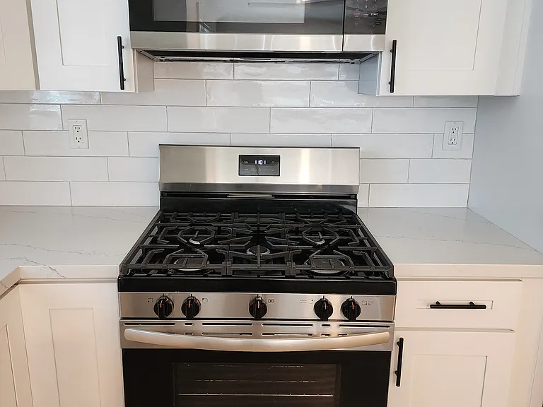3818 Boundary St — Photo 3