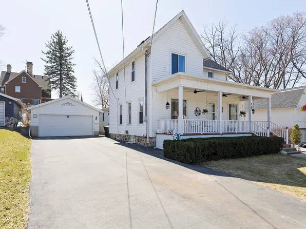 222 & 222-1/2 E Ogden St, Jefferson, WI 53549