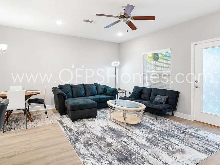 319 Carmel Dr #4 — Photo 14