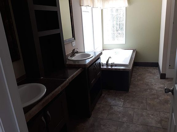 4th image of 17 Short Vine St