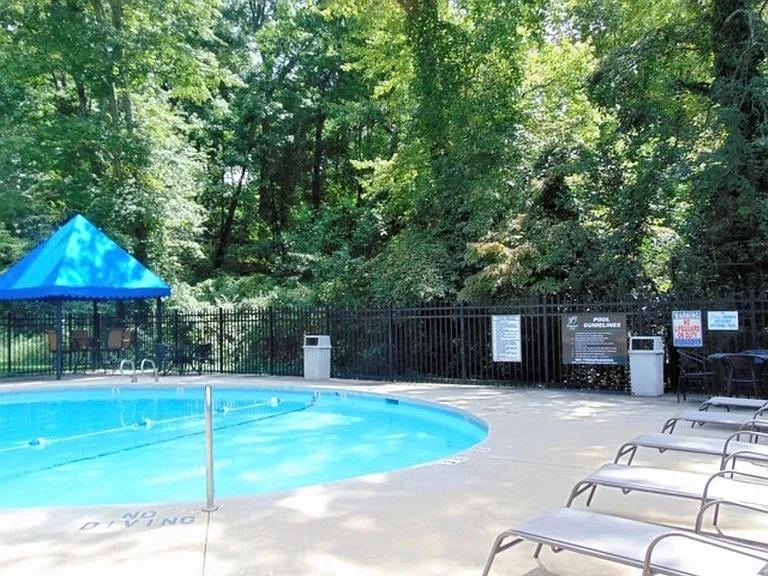 1512B Benjamin Pkwy — Photo 2