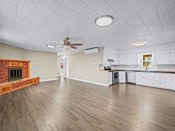 5th image of 403 6th St