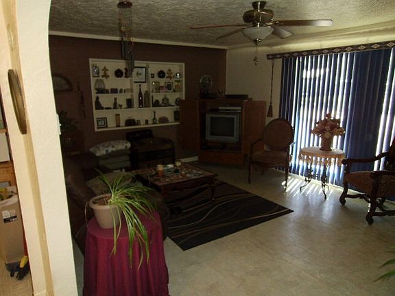 2nd image of 3845 Willow Ln