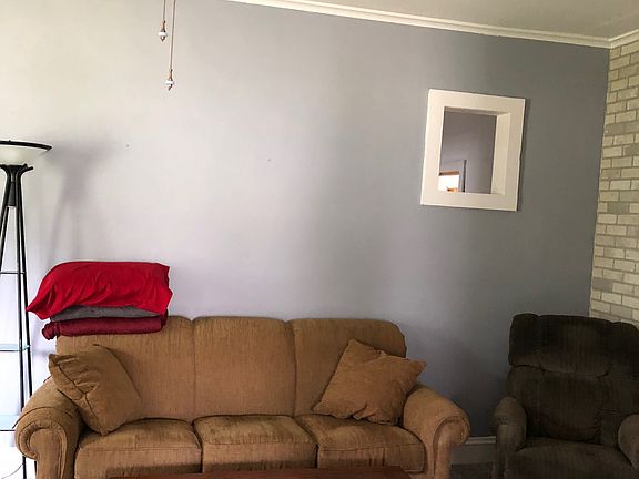 2nd image of 509 Queen Anne Ave