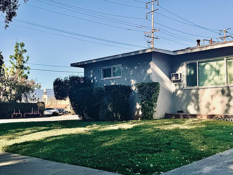 W La Paloma St — Photo 13