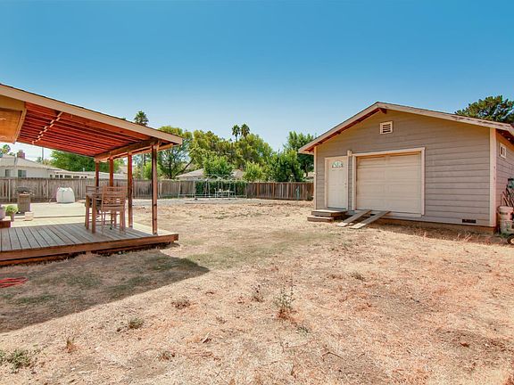 4th image of 1115 Leslie Dr