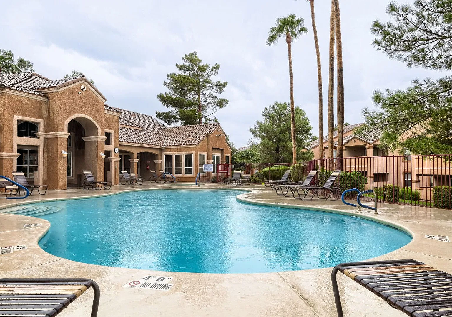 Charming 1bd | Gated Community | Great Amenities — Photo 3