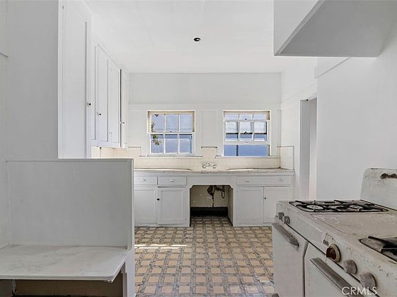 5th image of 6101 Afton Pl