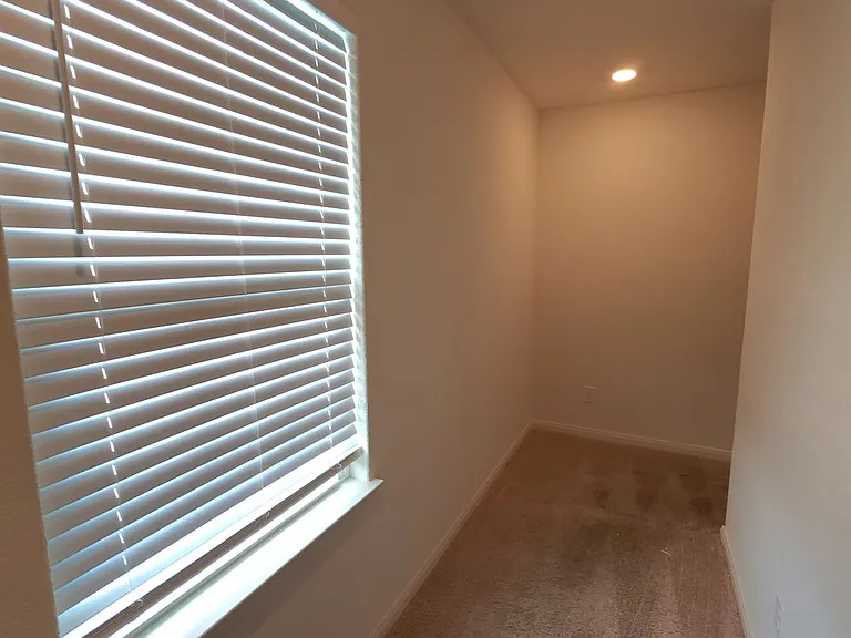 3006 Citron Gdn — Photo 6