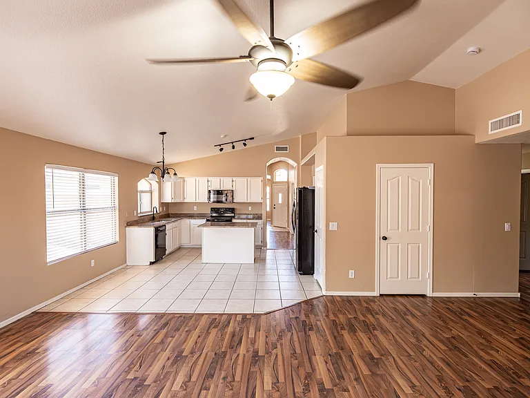 7408 E Knowles Ave — Photo 8