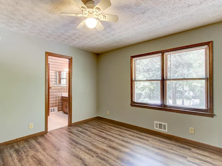 130 Aspen Way — Photo 33