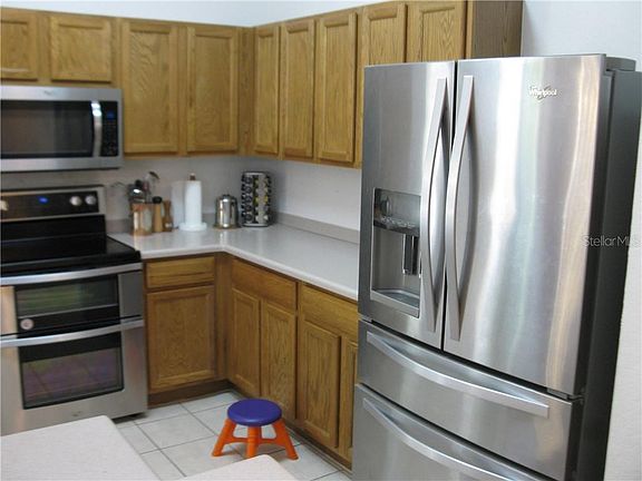 2nd image of 3305 Vickers Ln