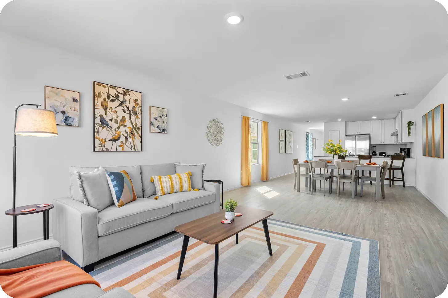 4 bed, $4,200 — Photo 1